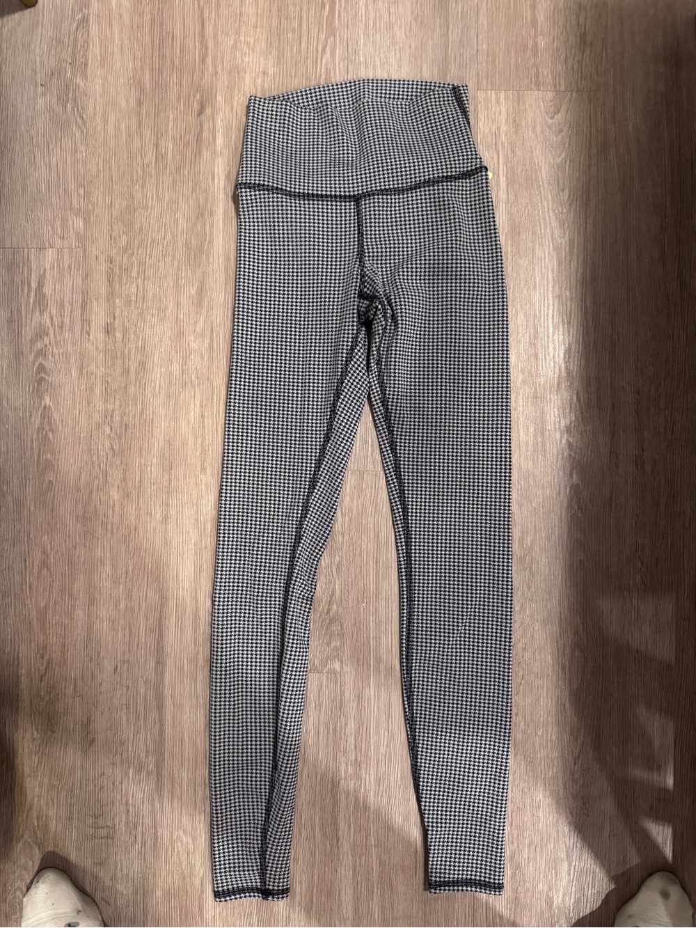 ALO  Black and White Houndstooth Leggings